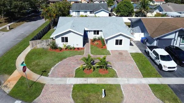 8209 SW 12th Street, Pompano Beach, FL 33068