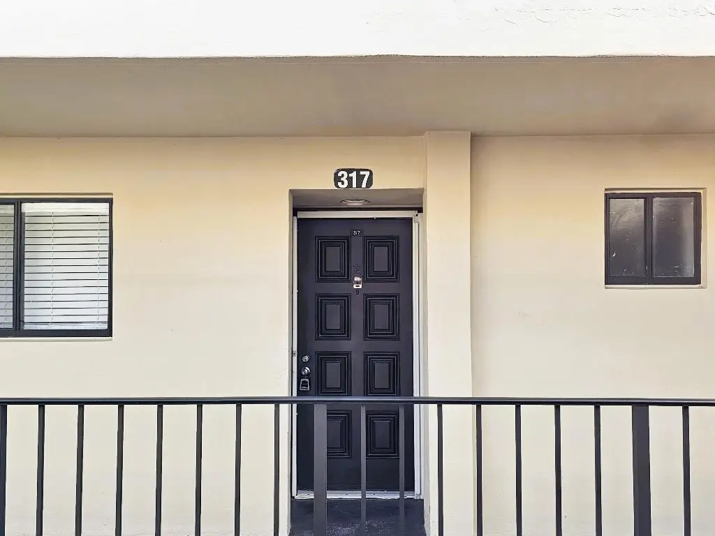 5220 Las Verdes Circle #317, Delray Beach, FL 33484 - Image #1