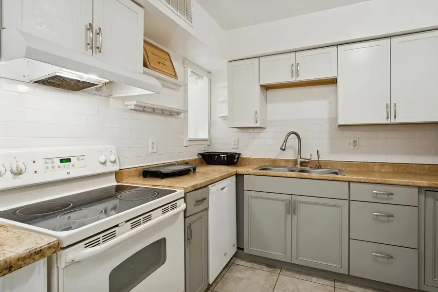 9930 Pineapple Tree Drive #112, Boynton Beach, FL 33436 - #3