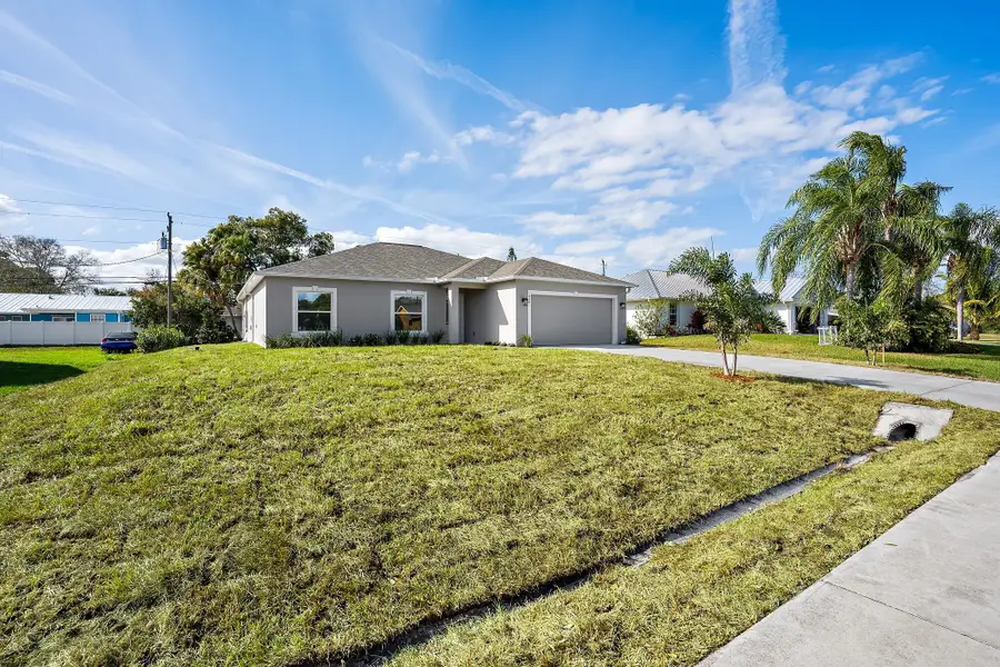 418 Easy Street, Sebastian, FL 32958 - #2