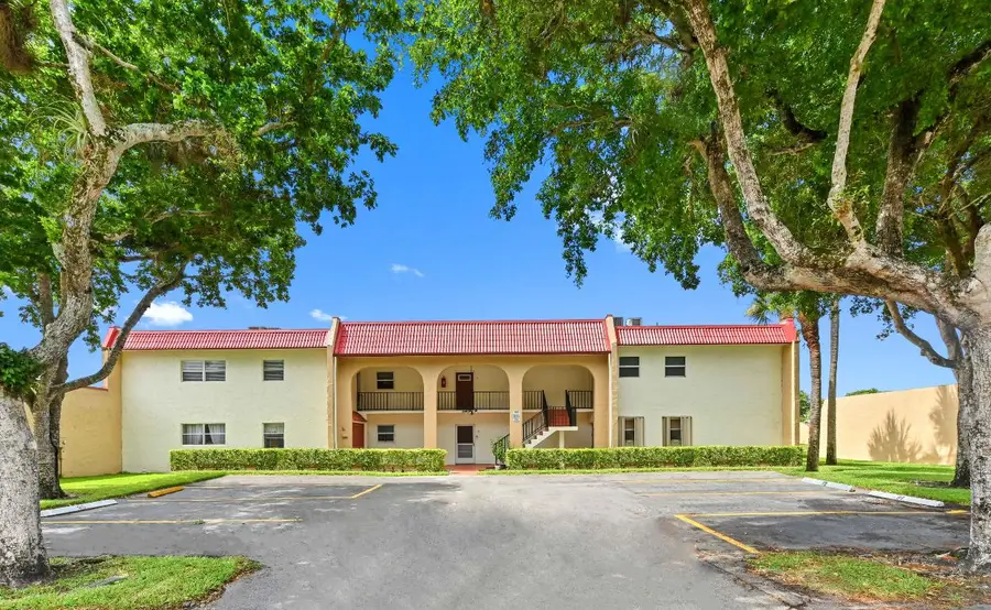 198 Lake Frances Drive, West Palm Beach, FL 33411 - Image #2