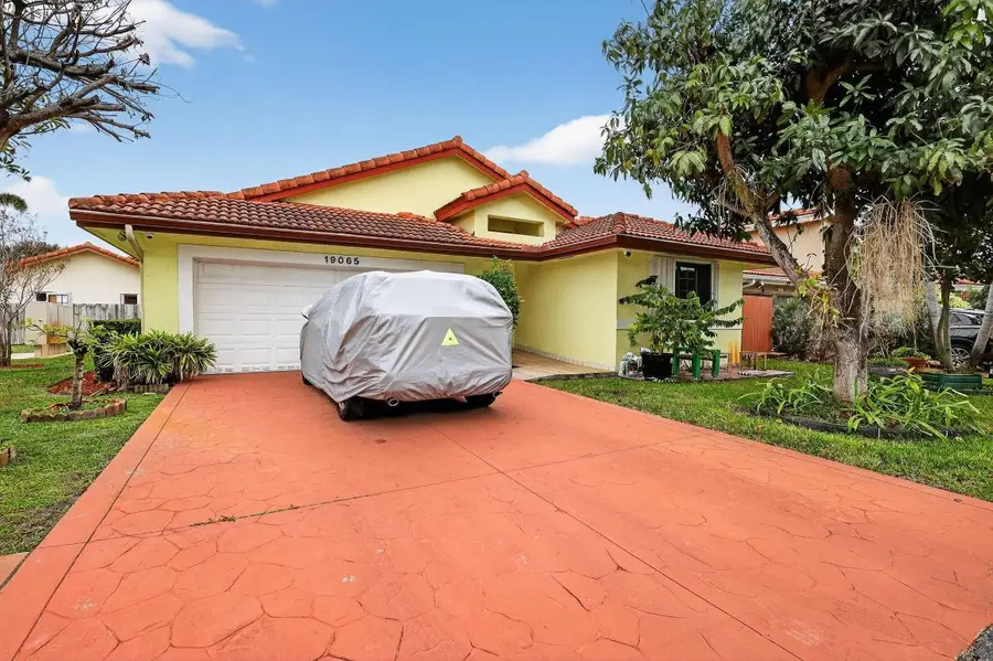 19065 NW 85th Court, Hialeah, FL 33015 - Image #2