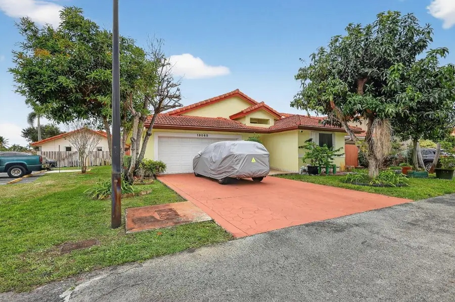 19065 NW 85th Court, Hialeah, FL 33015 - Image #3