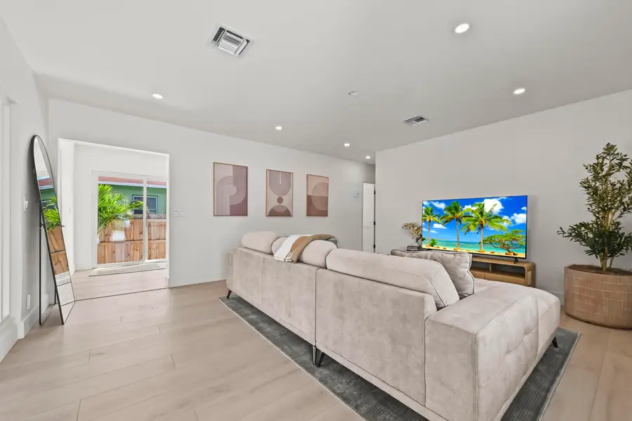 3400 Parker Avenue, West Palm Beach, FL 33405 - #3