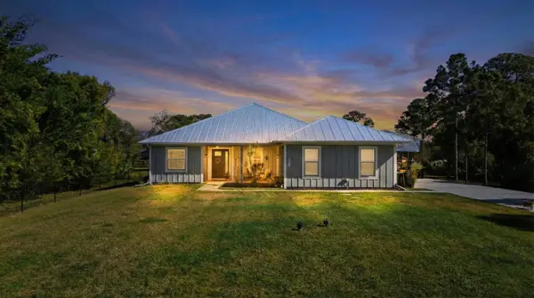 5458 Silver Oak Drive, Fort Pierce, FL 34982