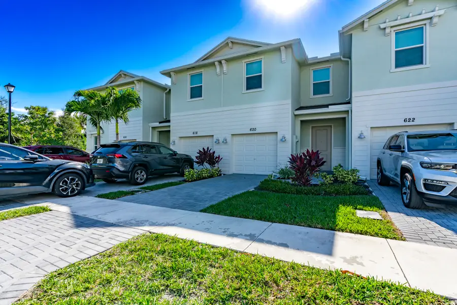 620 SE Lake Falls Street, Port Saint Lucie, FL 34984 - #3