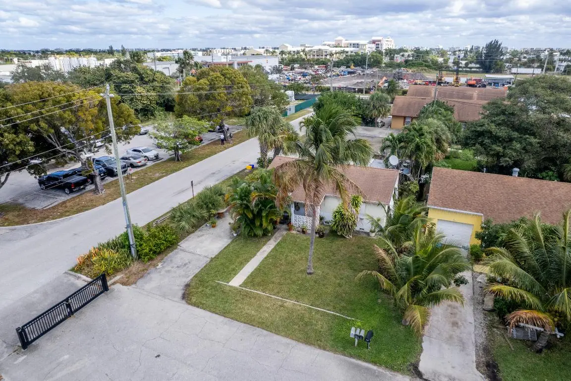 730 N 5th Street, Lantana, FL 33462 - Image #1