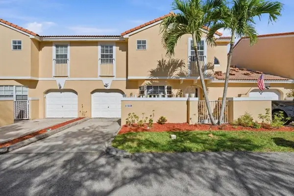 11339 Lakeview Drive Drive #4o, Coral Springs, FL 33071