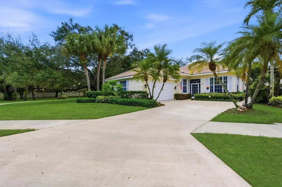 325 Kelsey Park Circle, Palm Beach Gardens, FL 33410 - Image #3