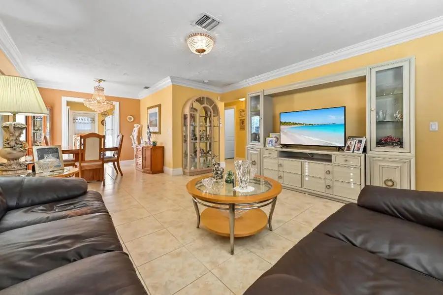 1100 Summer Street #1, Palm Springs, FL 33461 - Image #3