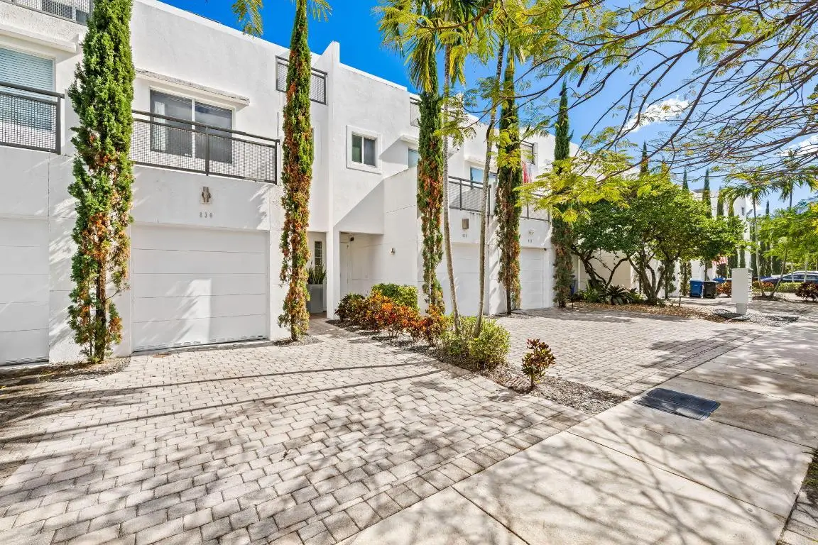 830 NE 19th Avenue, Fort Lauderdale, FL 33304 - Image #1