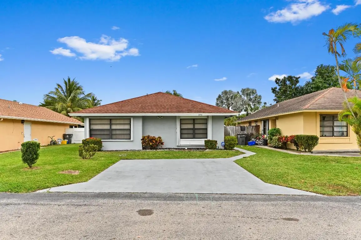 1390 Summit Run Circle, West Palm Beach, FL 33415 - Image #1