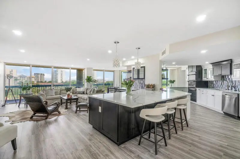 1900 Consulate Place #406, West Palm Beach, FL 33401 - Image #1