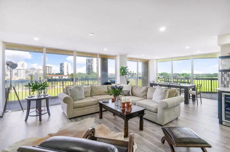 1900 Consulate Place #406, West Palm Beach, FL 33401 - Image #3