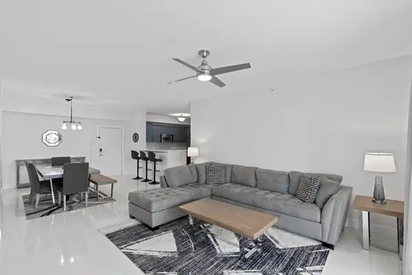 802 W Windward Way #217, Lantana, FL 33462