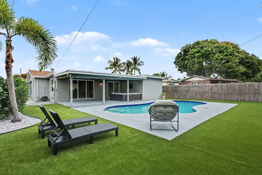 124 SW 11th Avenue, Boynton Beach, FL 33435 - Image #2