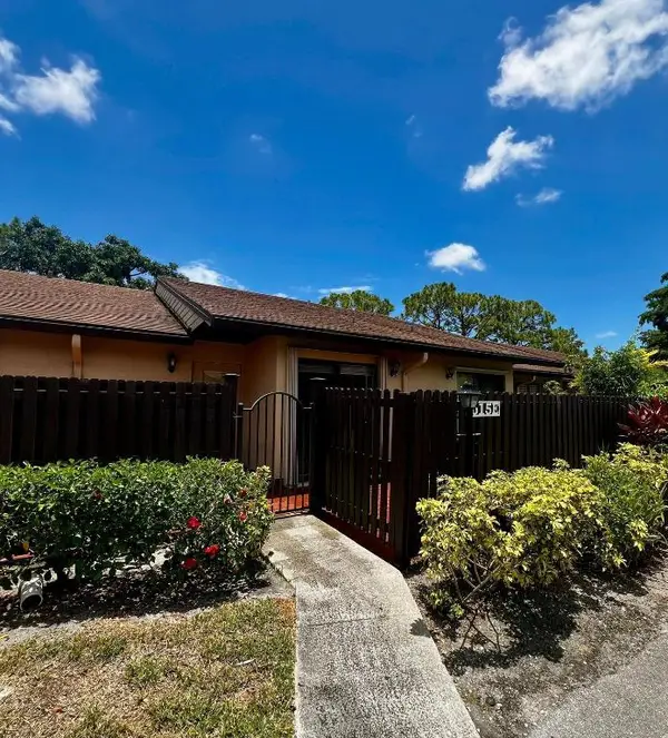 615 Sea Pine Way #E, Greenacres, FL 33415