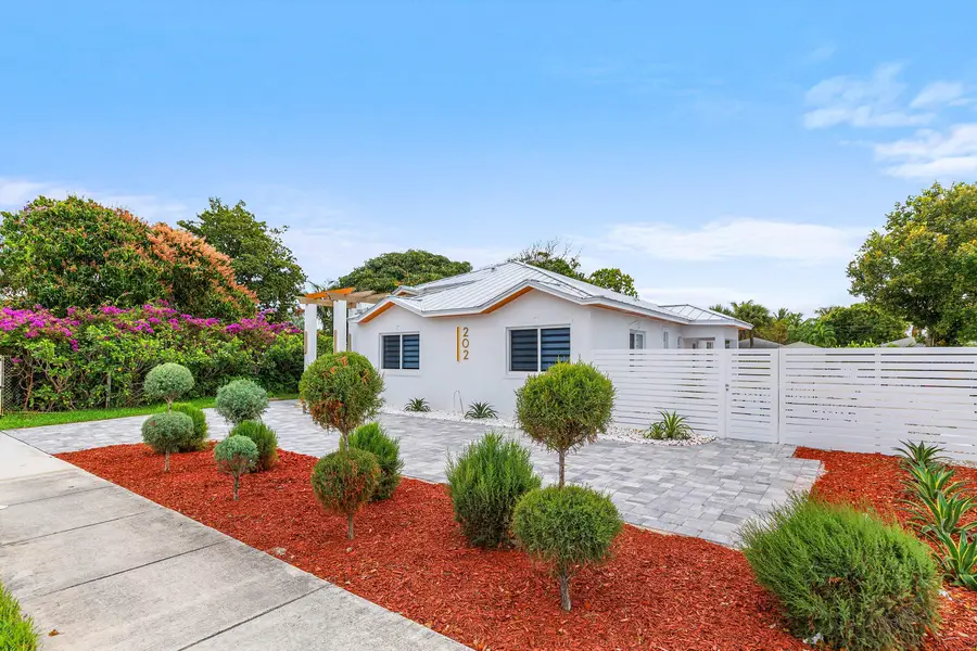 202 SE 4th Street, Delray Beach, FL 33483 - #3
