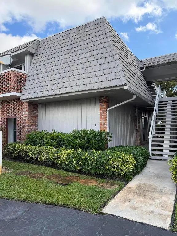 340 Orange Tree Drive #1, Atlantis, FL 33462 - Image #2
