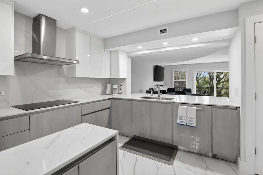 650 Tennis Club Drive #311, Fort Lauderdale, FL 33311 - Image #2