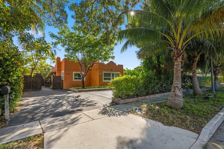 6704 Garden Avenue, West Palm Beach, FL 33405 - Image #2