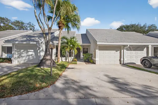 703 Saint Giles Court, Palm Beach Gardens, FL 33418
