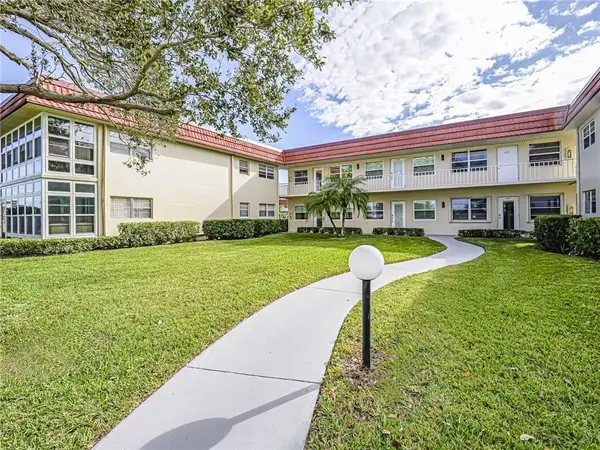 11 Vista Palm Lane #103, Vero Beach, FL 32962