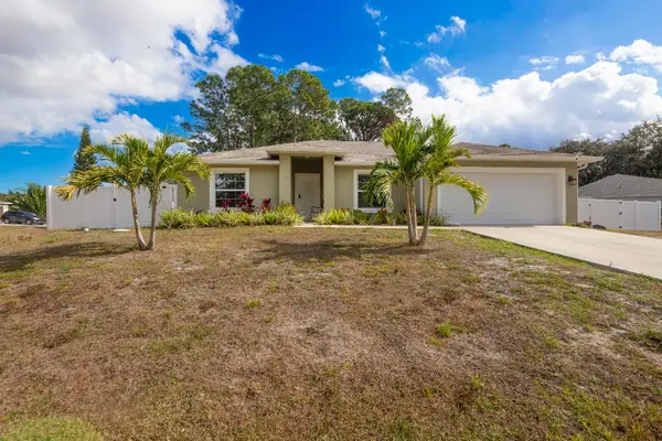587 Plumbago Road Nw, Palm Bay, FL 32907