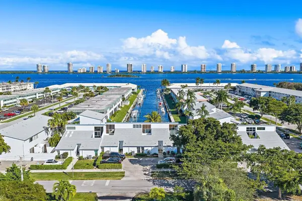 118 Castlewood Drive #123, North Palm Beach, FL 33408