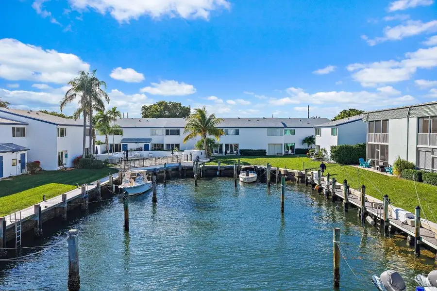 118 Castlewood Drive #123, North Palm Beach, FL 33408 - Image #2