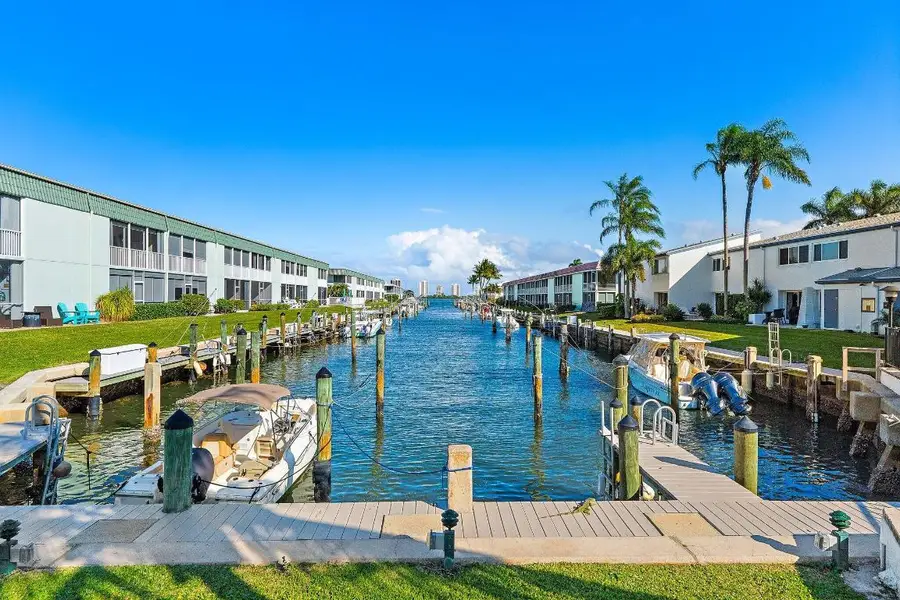 118 Castlewood Drive #123, North Palm Beach, FL 33408 - Image #3