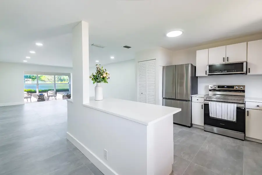 604 Laconia Circle, Lake Worth, FL 33467 - #2