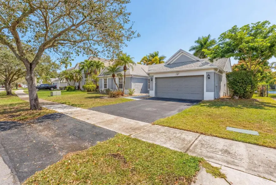 10185 Grove Lane, Cooper City, FL 33328 - #3