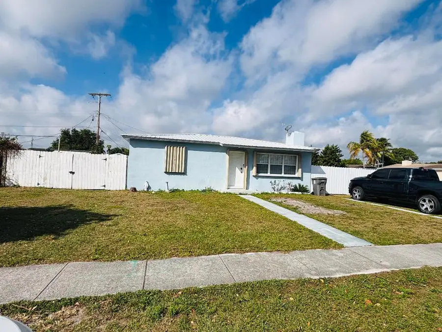 2313 Robin Rd Road, West Palm Beach, FL 33409 - Image #2