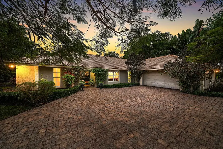 416 S Country Club Drive, Atlantis, FL 33462 - Image #2