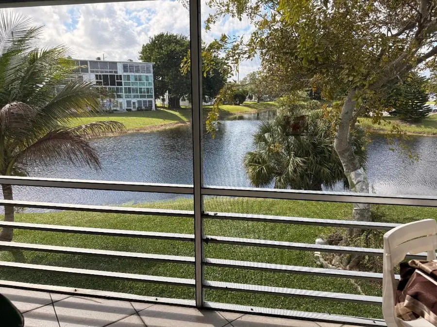 104 Oakridge #H, Deerfield Beach, FL 33442 - Image #3