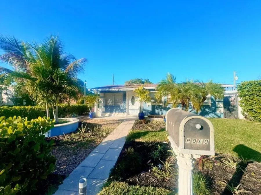 735 Selkirk St Street, West Palm Beach, FL 33405 - Image #2