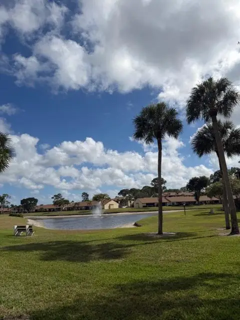 810 Sky Pine Way #G2, Greenacres, FL 33415