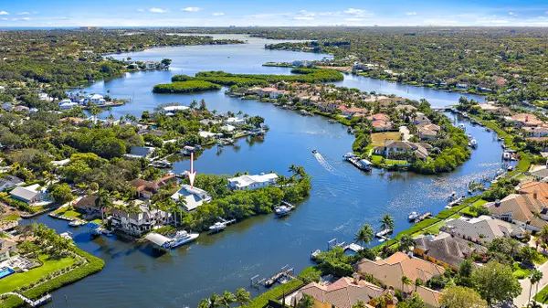 9176 SE River Terrace, Jupiter, FL 33469