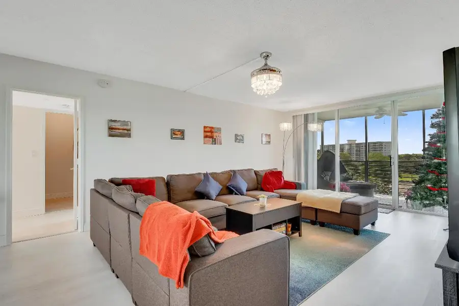 3800 Oaks Clubhouse Drive #503, Pompano Beach, FL 33069 - Image #3