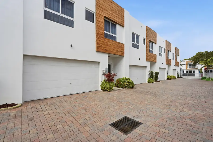 1241 NE 18th Avenue, Fort Lauderdale, FL 33304 - #2