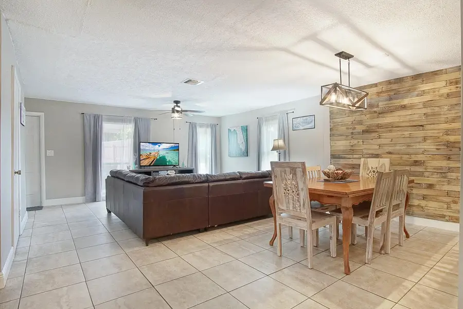 1002 Avenue E E, Fort Pierce, FL 34950 - #2