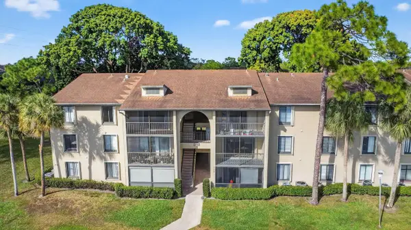 719 Sunny Pine Way #D2, Greenacres, FL 33415