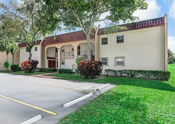 354 Lake Frances Drive #354, West Palm Beach, FL 33411
