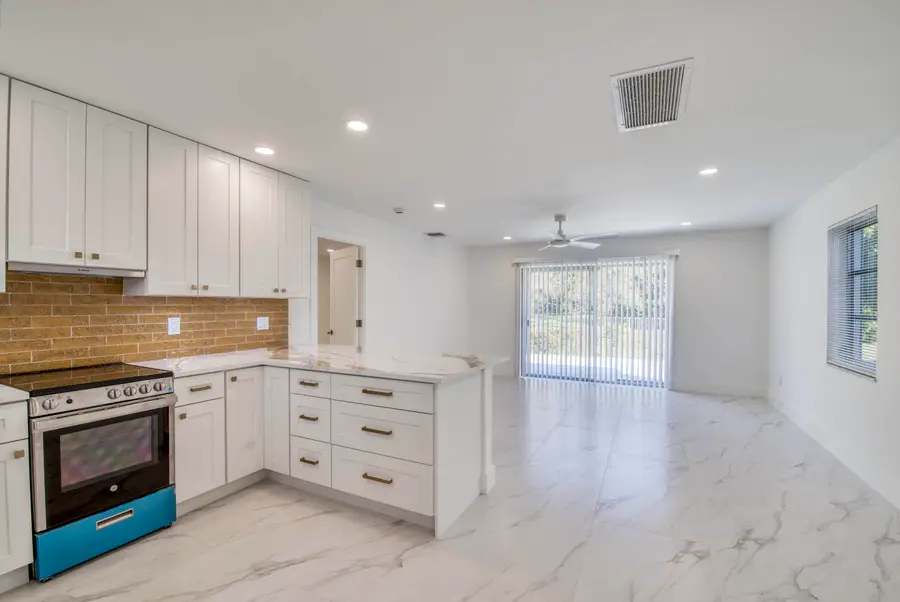 10084 Meridian Way N #4, Palm Beach Gardens, FL 33410 - #3