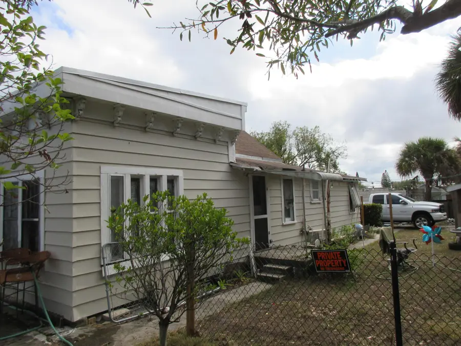 603 Avenue Avenue E, Fort Pierce, FL 34950 - #2