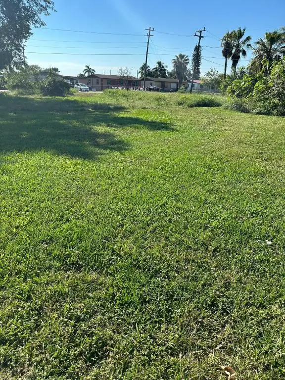 501 W Baines Terrace, Pahokee, FL 33476