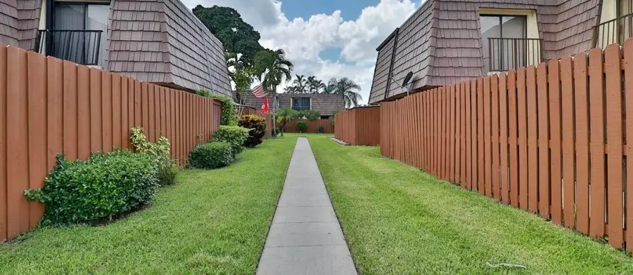 1034 Springdale Circle, Palm Springs, FL 33461 - Image #3