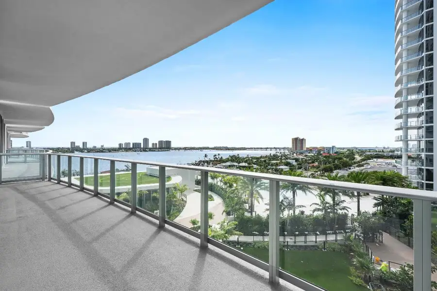 220 Lake Shore Drive #915, Lake Park, FL 33403 - Image #2