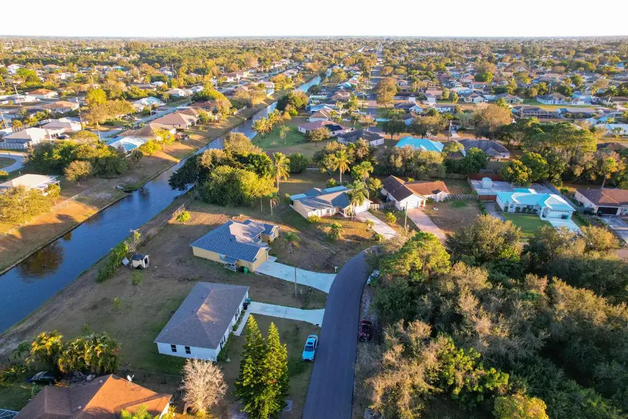 2091 SW Castinet Lane, Port Saint Lucie, FL 34953 - Image #2